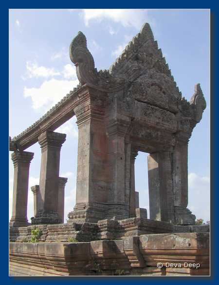 Phra Wihan 1st level 20031215-06
